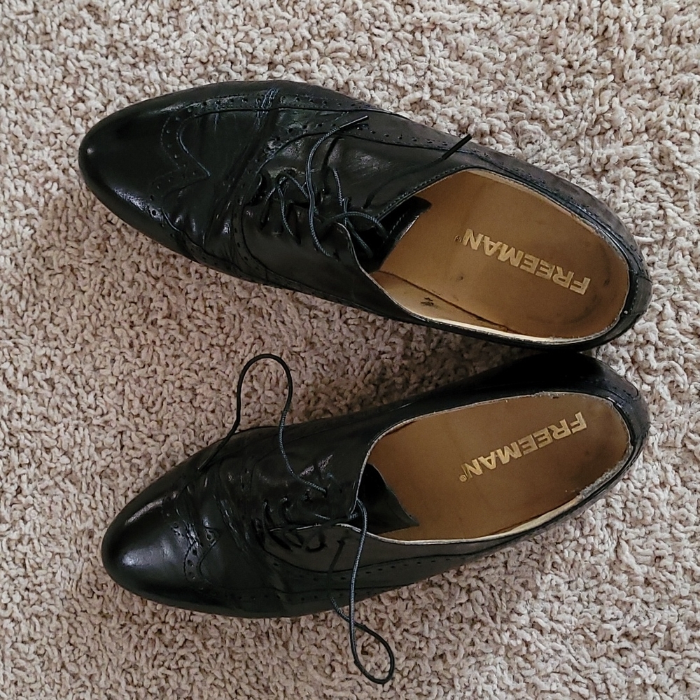 Men's dress shoes